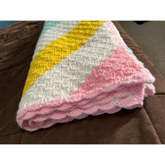 Vintage Crochet, Afghan Baby Blanket Handmade 50"x54" Crib Blanket - Picture 7 of 7